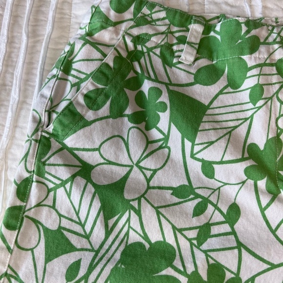 2/$30 Talbots Shorts Stretch Green and White Floral SZ 14 - Picture 4 of 13